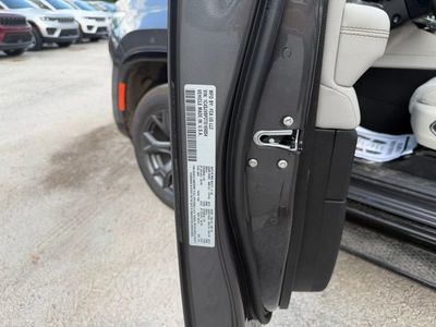 2026 Jeep Grand Wagoneer - Photo 15
