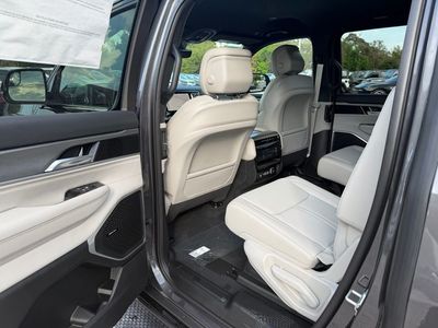 2026 Jeep Grand Wagoneer - Photo 29