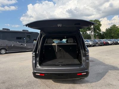 2026 Jeep Grand Wagoneer - Photo 39