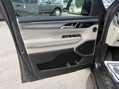 2026 Jeep Grand Wagoneer - Photo 14