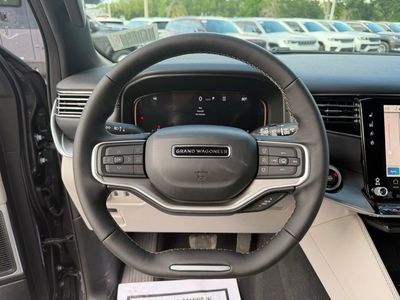 2026 Jeep Grand Wagoneer - Photo 18