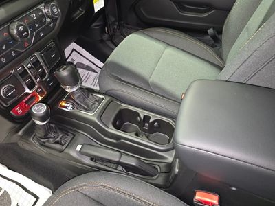2025 Jeep Wrangler - Photo 23