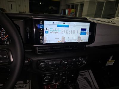 2025 Jeep Wrangler - Photo 21