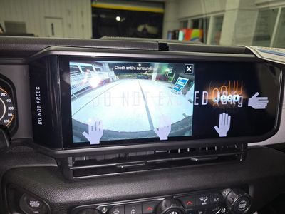 2025 Jeep Wrangler - Photo 22