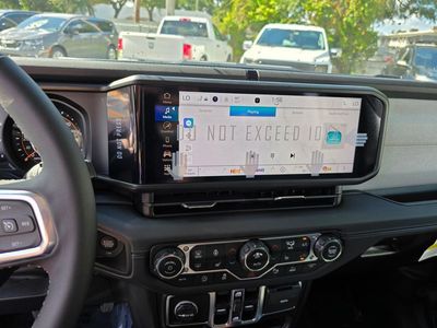 2025 Jeep Wrangler - Photo 20
