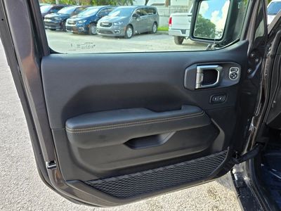 2025 Jeep Wrangler - Photo 12