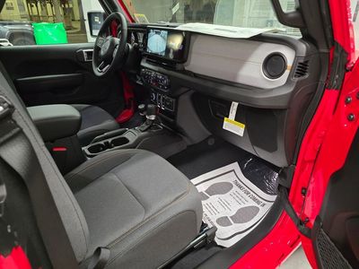 2026 Jeep Wrangler — photo 27 view