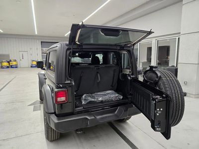 2026 Jeep Wrangler — photo 30 view
