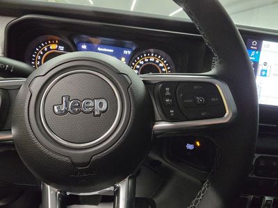 2026 Jeep Wrangler — photo 18 view