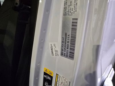 2025 Jeep Wrangler - Photo 13