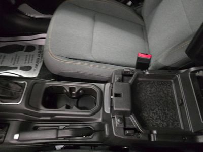 2025 Jeep Wrangler - Photo 23