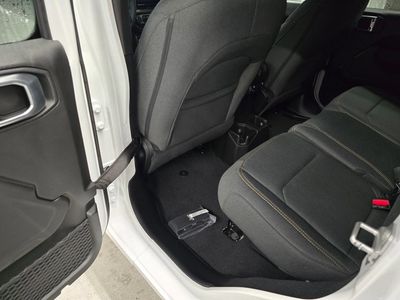 2025 Jeep Wrangler - Photo 26