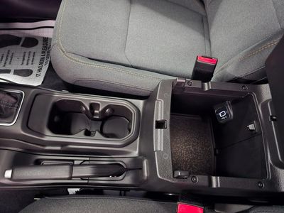 2025 Jeep Wrangler - Photo 24