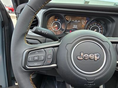 2025 Jeep Wrangler - Photo 19
