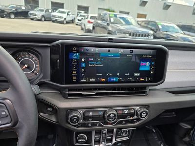 2025 Jeep Wrangler - Photo 22