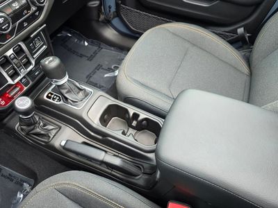 2025 Jeep Wrangler - Photo 24