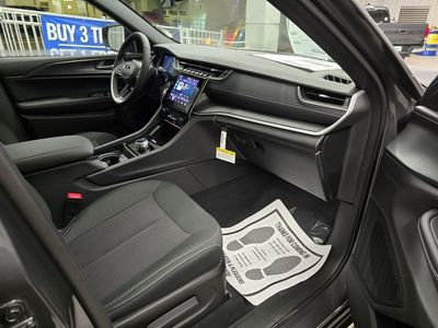 2025 Jeep Grand Cherokee - Photo 29