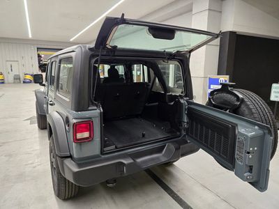2026 Jeep Wrangler — photo 33 view