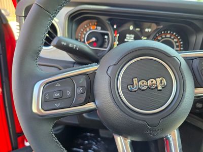 2025 Jeep Wrangler - Photo 17