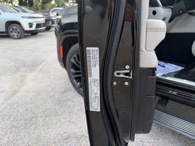 2026 Jeep Grand Wagoneer - Photo 15