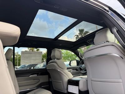 2026 Jeep Grand Wagoneer - Photo 36