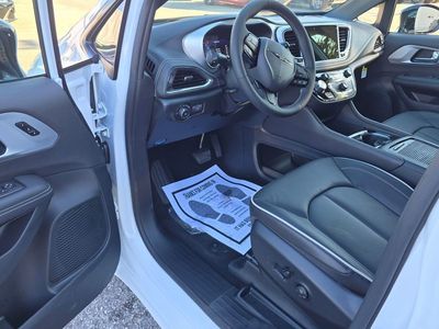 2026 Chrysler Pacifica - Photo 15
