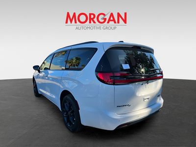 2026 Chrysler Pacifica - Photo 4