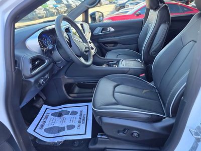 2026 Chrysler Pacifica - Photo 16