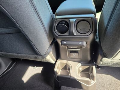 2025 Jeep Wrangler - Photo 33