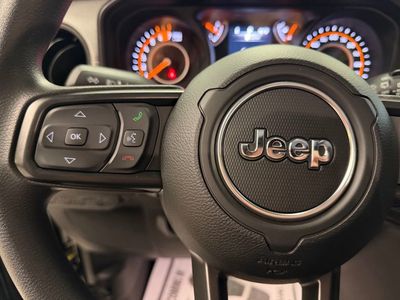 2026 Jeep Wrangler — photo 18 view