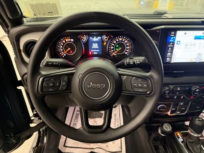 2026 Jeep Wrangler — photo 17 view