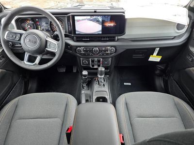 2025 Jeep Wrangler - Photo 33