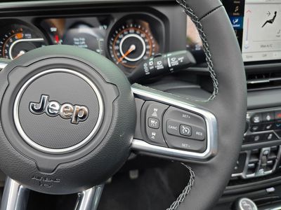 2025 Jeep Wrangler - Photo 19