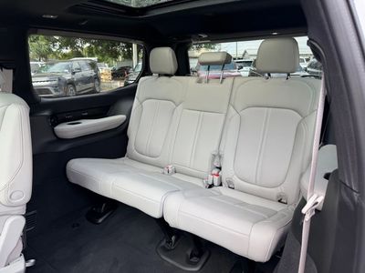 2026 Jeep Grand Wagoneer - Photo 34