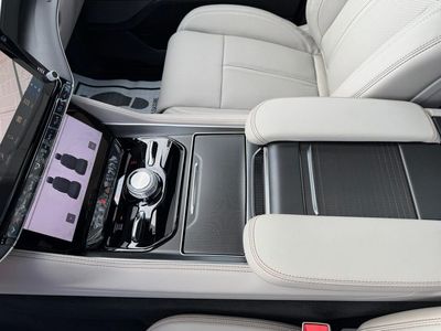 2026 Jeep Grand Wagoneer - Photo 26