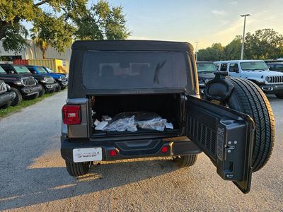 2025 Jeep Wrangler - Photo 33