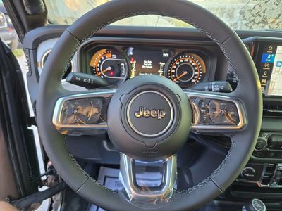 2025 Jeep Wrangler - Photo 16