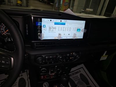2025 Jeep Wrangler - Photo 22