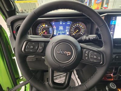 2025 Jeep Wrangler - Photo 18