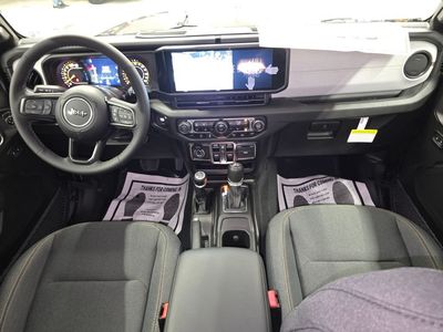2025 Jeep Wrangler - Photo 31