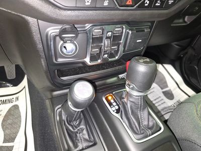 2025 Jeep Wrangler - Photo 25