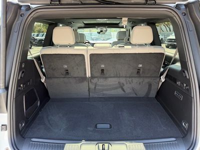 2026 Jeep Grand Wagoneer - Photo 42