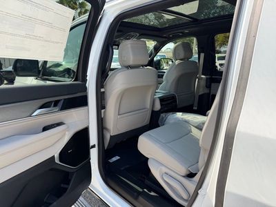 2026 Jeep Grand Wagoneer - Photo 30