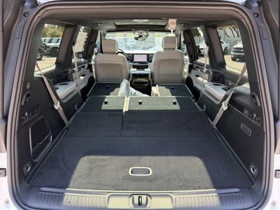 2026 Jeep Grand Wagoneer - Photo 43