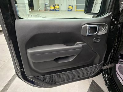 2026 Jeep Wrangler - Photo 12