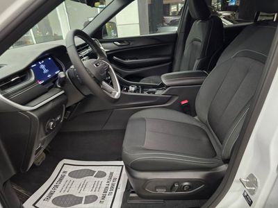 2025 Jeep Grand Cherokee - Photo 15