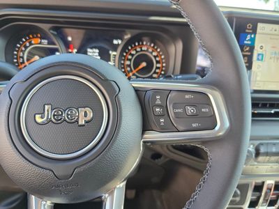 2025 Jeep Wrangler - Photo 18