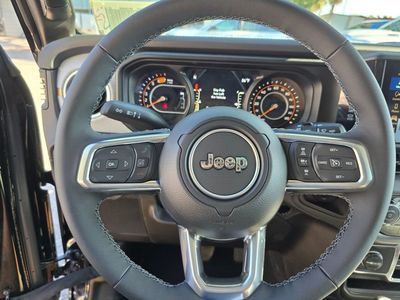 2025 Jeep Wrangler - Photo 16