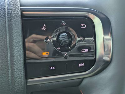 2025 Nissan Armada - Photo 25
