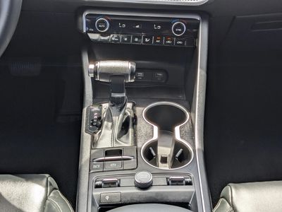 2022 Kia K5 - Photo 18